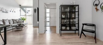 Modern Retreat in Reykjavik: Your Gateway to Nature and City Life -FREE PARKING