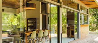 Single-story house with pool and amazing kitchen | Granja Viana
