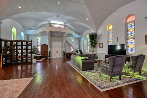 New! Beautiful 1903 Church in Bolivar Sleeps 8