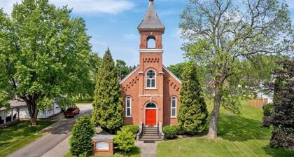 New! Beautiful 1903 Church in Bolivar Sleeps 8