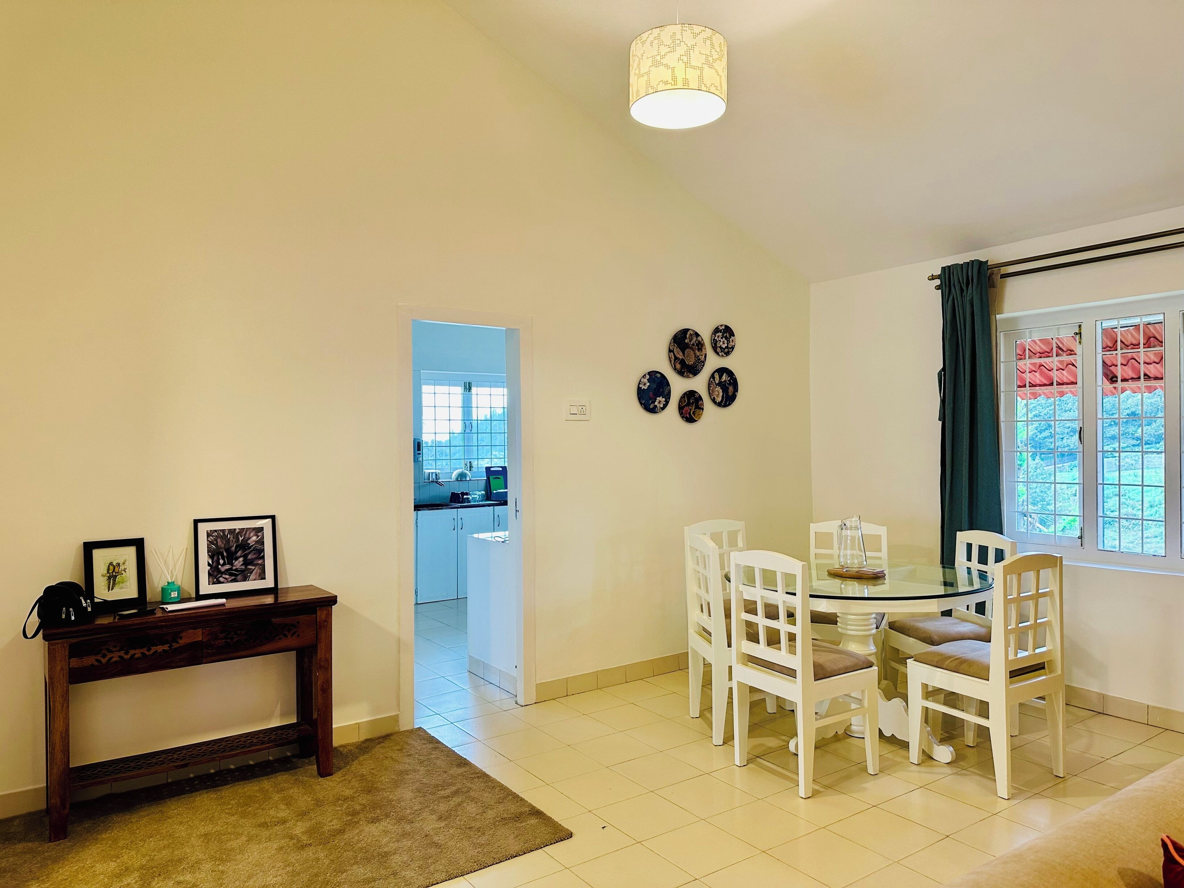 Deluxe Villa, Garden View | In-room dining