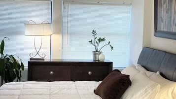 1 bedroom, iron/ironing board, WiFi (free), bed sheets