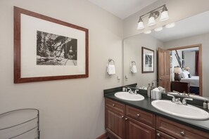 Shower, hair dryer, towels - NEW LISTING! Value Unit 1422 - 2BR - Zephyr Mountain Lodge (Winter Park)