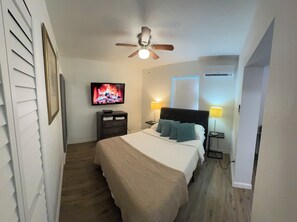 Iron/ironing board, free WiFi, bed sheets