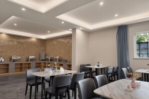 Dining - EZ Hotel (Yuyao Fengshan Road Zhedong Furniture City) (Yuyao)