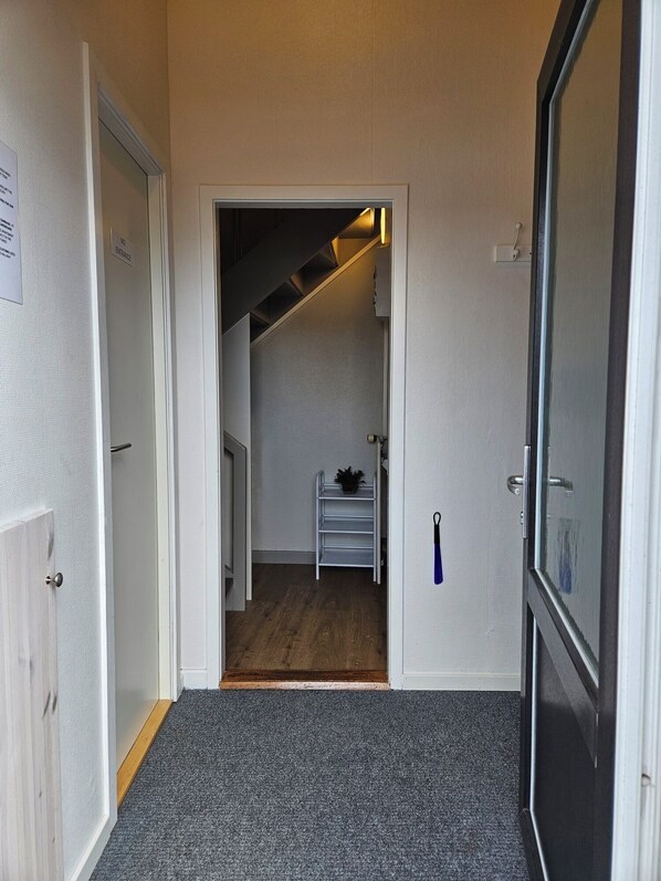 المنشأة من الداخل