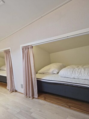 1 Schlafzimmer, Reisekinderbett, kostenloses WLAN, Bettwäsche