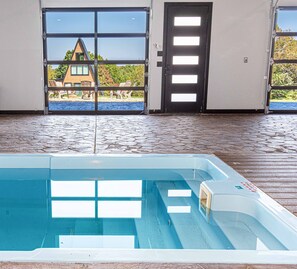 Piscina interna, piscina aquecida