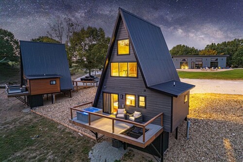 Adults-Only A-Frame | Hot Tub + Steam Shower