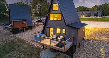 Adults-Only A-Frame | Hot Tub + Steam Shower