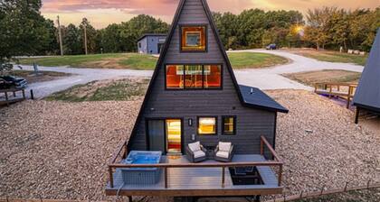 TableRockLake Romantic HeatedPool PetFriendly ThunderRidge Close