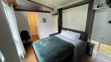1 bedroom, desk, travel crib, free WiFi