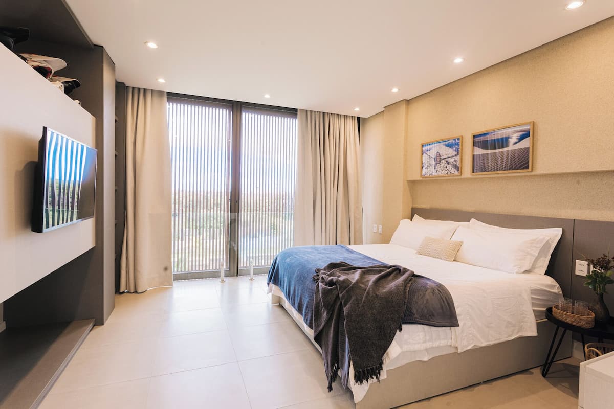 House | In-room safe, iron/ironing board (on request), WiFi (free)