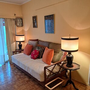 Living area - Charming & Elegant 1 bedroom apartment excellent location Palermo with AC, WiFi (Buenos Aires)