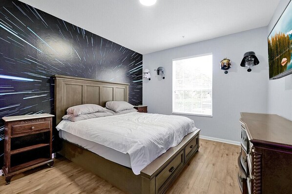 3 bedrooms, desk, travel cot, free WiFi