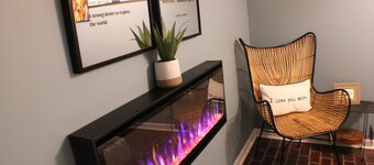 The Hippie Pad In the heart of downtown Abingdon, The Hippie Pad in the heart of downtown Abingdon