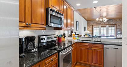 Villa by the Lake, Villa by the Lake- 3BR Condo at The Village on Lake Martin!