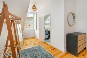 2 bedrooms, desk, iron/ironing board, free WiFi