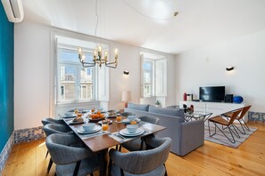 Appartamento, 3 camere da letto | Area soggiorno | TV a schermo piatto