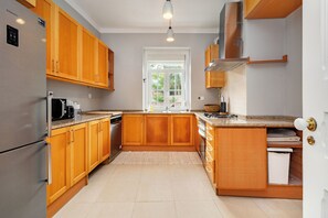 Apartment, 3 Bedrooms | Private kitchen - Aq2 Prime Location Luxury For Family & Friends (Lisbon)