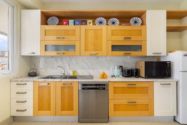 Apartment, 4 Bedrooms | Private kitchen - Luxury Lisbon Penthouse: Designer Decor & Epic Views (Lisbon)