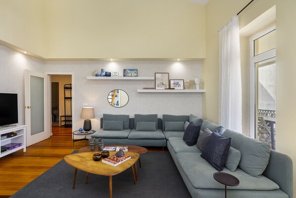Apartment, 4 Bedrooms | Living area