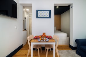 Studio | Living area - Central Minimalist 1-Bed Great To Explore Lisbon (Lisbon)