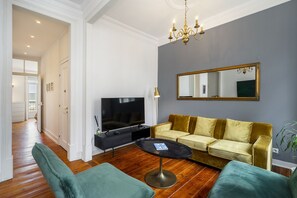 Apartament, 1 dormitori | Sala d'estar | Televisor de pantalla plana