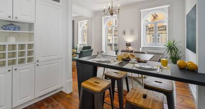 Central 1-Bed W/ River Views Great For D Nomads & R Workers