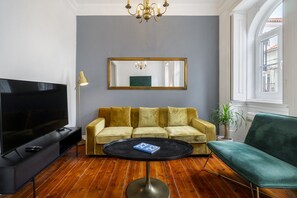 Flat-screen TV - Central 1-Bed W/ River Views Great For D Nomads & R Workers (Lisbon)