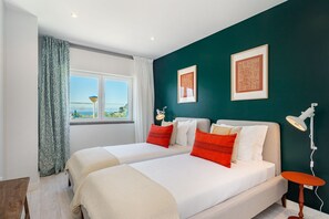 Appartamento, 2 camere da letto, vista mare | 2 camere, ferro/asse da stiro, Wi-Fi gratuito