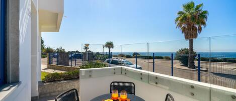 Apartamento, 2 habitaciones, vistas al mar | Terraza o patio