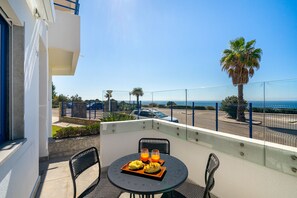Terrace/patio - Cascais Coastline Atlantic Gardens W/Ac, Parking & Sea View (Cascais)