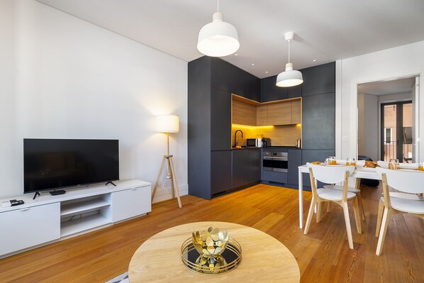 Apartment, 2 Bedrooms | Living area