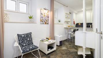 Studio | Living area