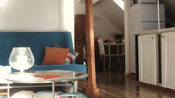 Apartment, 2 Bedrooms | Living area