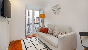 Apartment, 1 Schlafzimmer | Wohnbereich | Flachbildfernseher