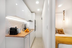 Appartement, 1 chambre | Cuisine privée | Bouilloire électrique, grille-pain