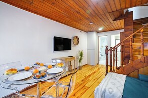 Apartment, 2 Bedrooms | Living area
