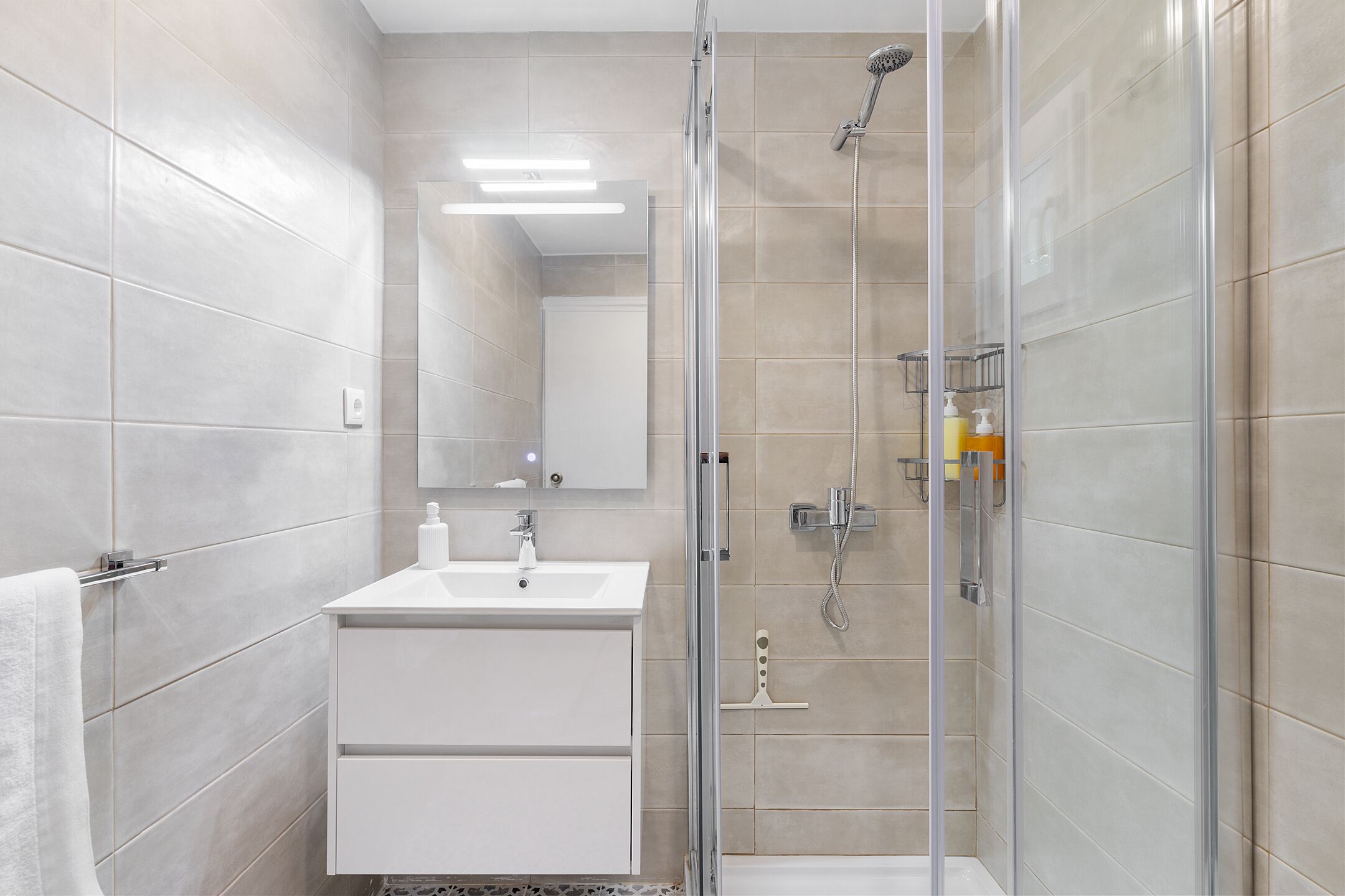House, 2 Bedrooms | Bathroom | Hair dryer