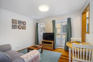 Apartment, 1 Bedroom | Living area