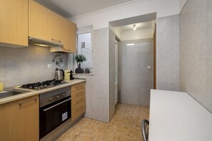 Apartment, 1 Bedroom | Private kitchen | Electric kettle