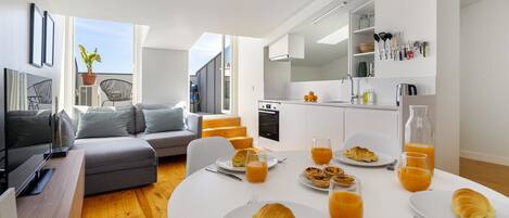 Appartement, 2 chambres | Coin séjour | Télévision à écran plat