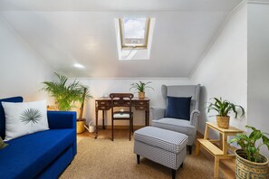Apartment, 1 Bedroom | Living area