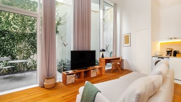 Studio | Living area
