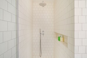 Studio | Bathroom - Lisbon'S Elite A Stylish & Modern Studio W Patio (Lisbon)
