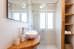 House, 2 Bedrooms | Bathroom