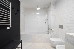 Lejlighed - 1 soveværelse | Badeværelse | Hårtørrer, håndklæder, Toiletpapir