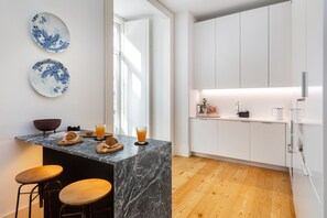 Apartment, 1 Bedroom | Private kitchen | Electric kettle, toaster