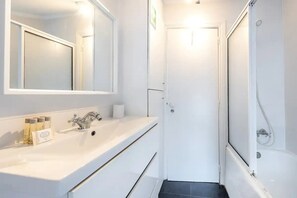 Apartment, 1 Schlafzimmer | Badezimmer